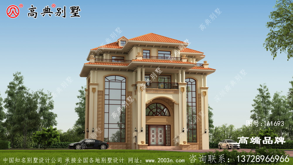 挑高的落地窗在保证室内采光的同时更显大气